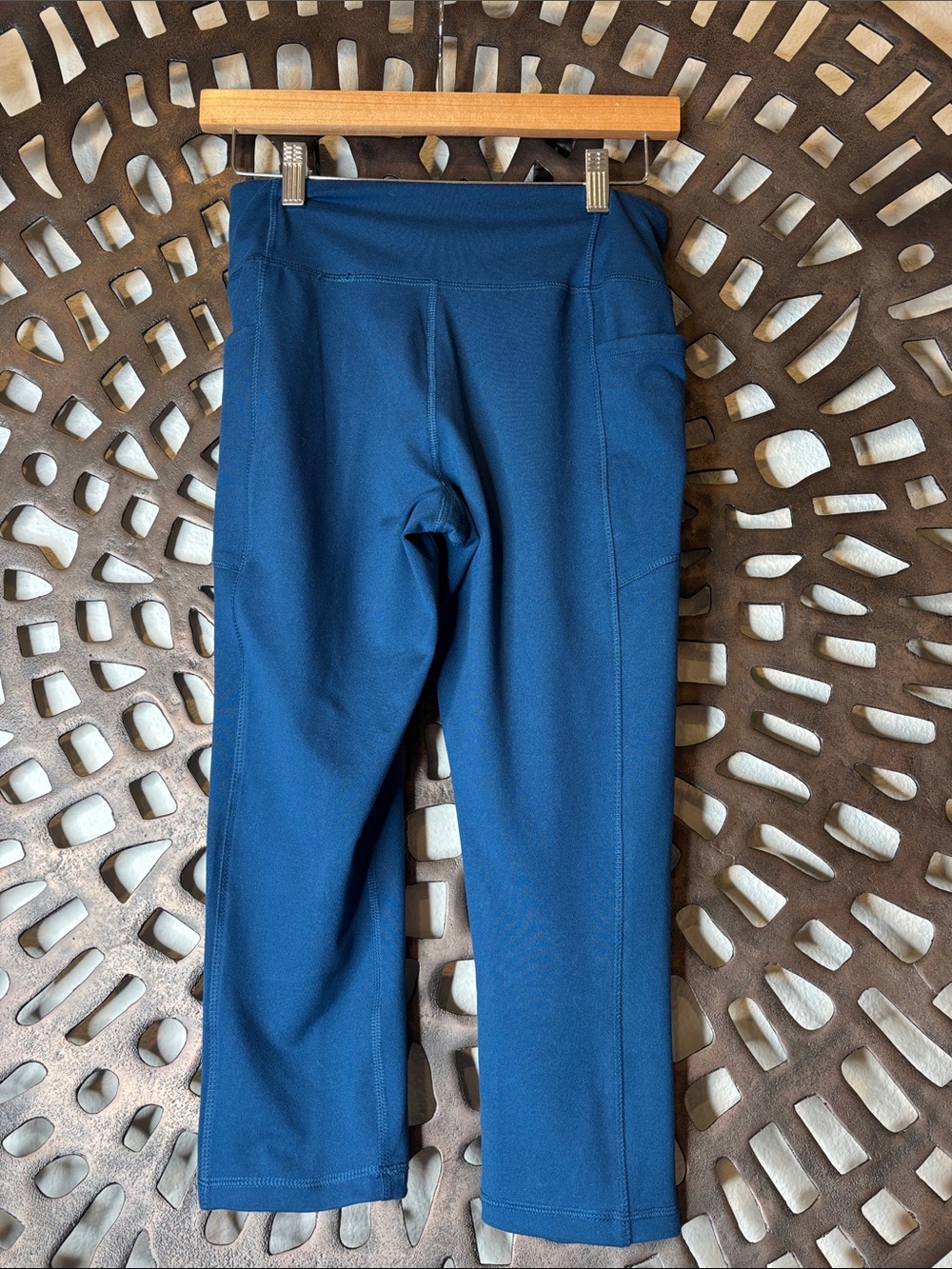 🧘 Yoga Athleisure Leggings Small 26" Marika Blue Cropped Pockets Stretch 🧘 - Picture 4 of 11